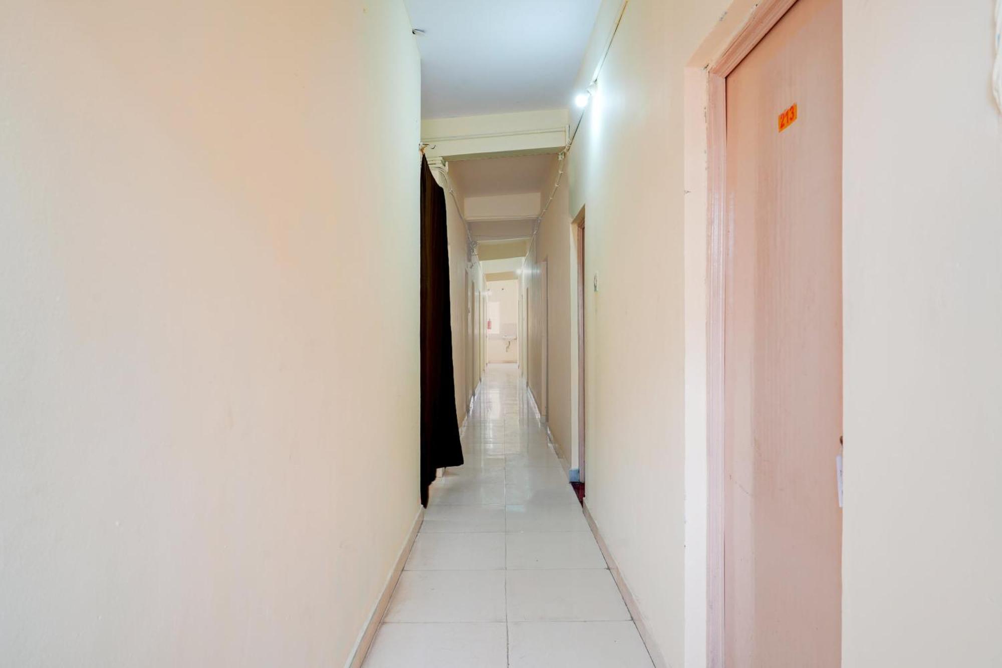 Super Townhouse Marathahalli Near Klm Fashion Mall Bangalore Buitenkant foto